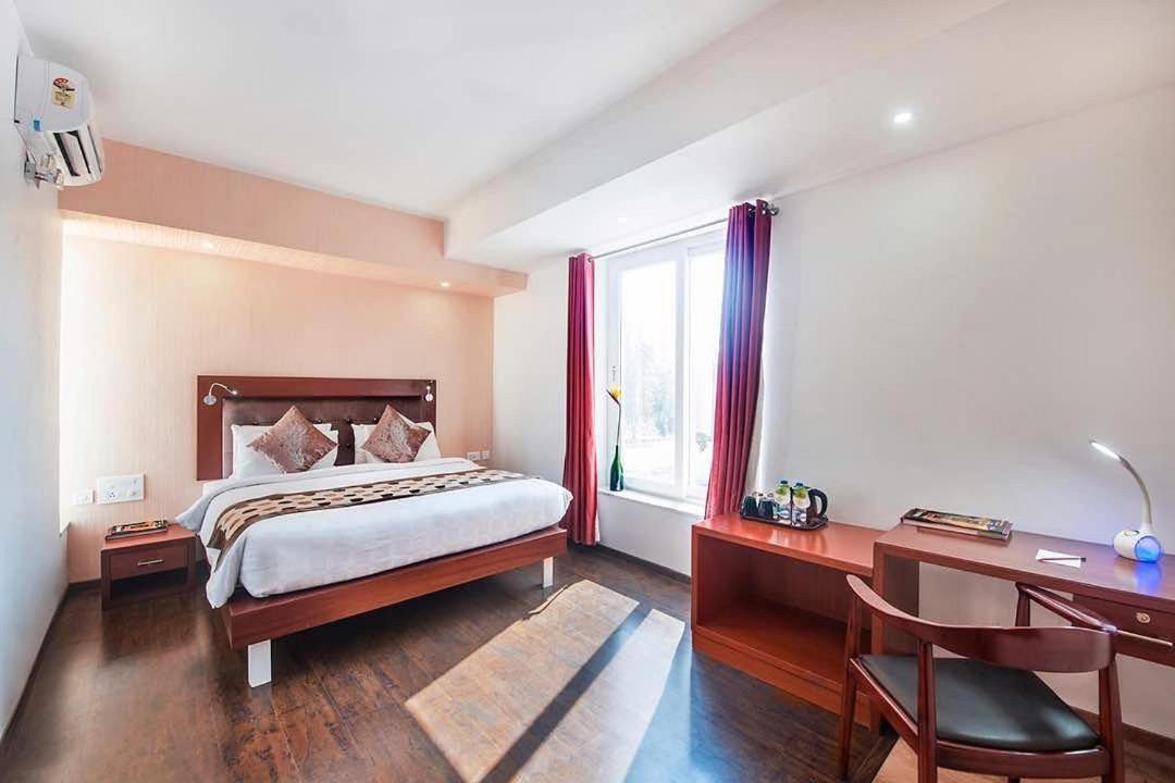 Avi Fortune Suites - Near Bangalore International Airport エクステリア 写真